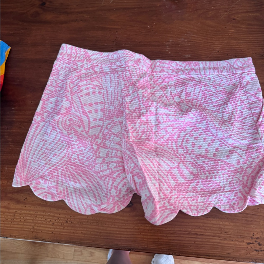Lilly Pulitzer Pink Scalloped Hem Patterned Bermuda Shorts - Picture 3 of 3